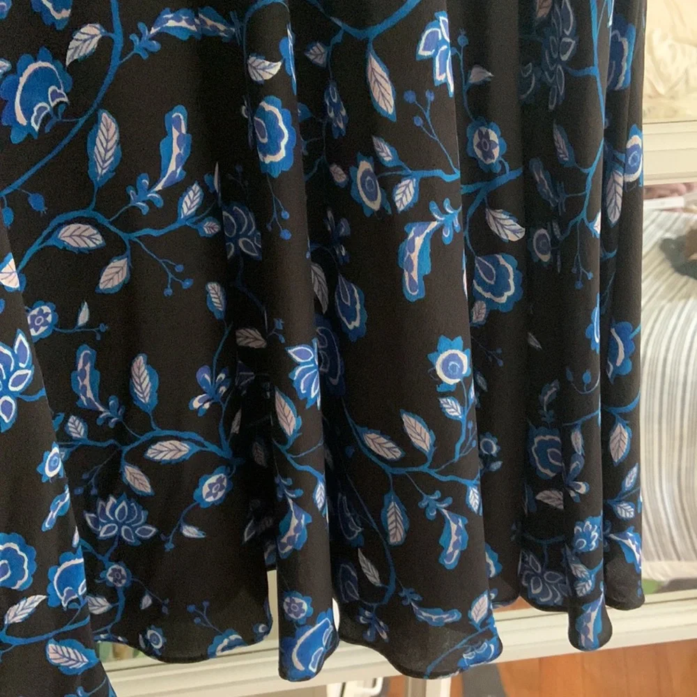 Rebecca Taylor vneck bright blue and black floral vneck silk dress with ruffles8